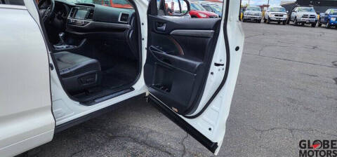 2017 Toyota Highlander Limited Platinum