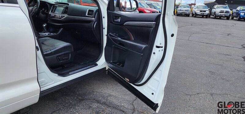 2017 Toyota Highlander Limited Platinum