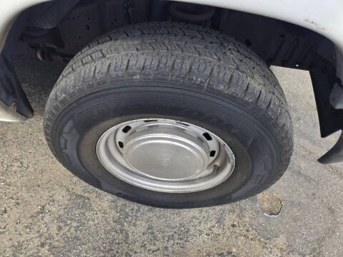 2003 Ford E-Series E-150 Base