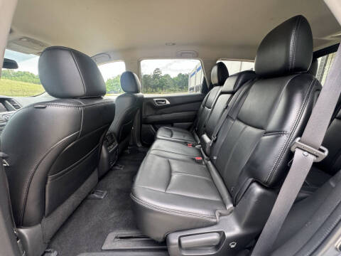 2017 Nissan Pathfinder SL