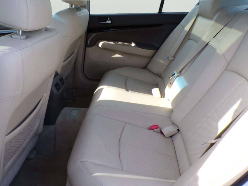 2011 Infiniti G37 Sedan x