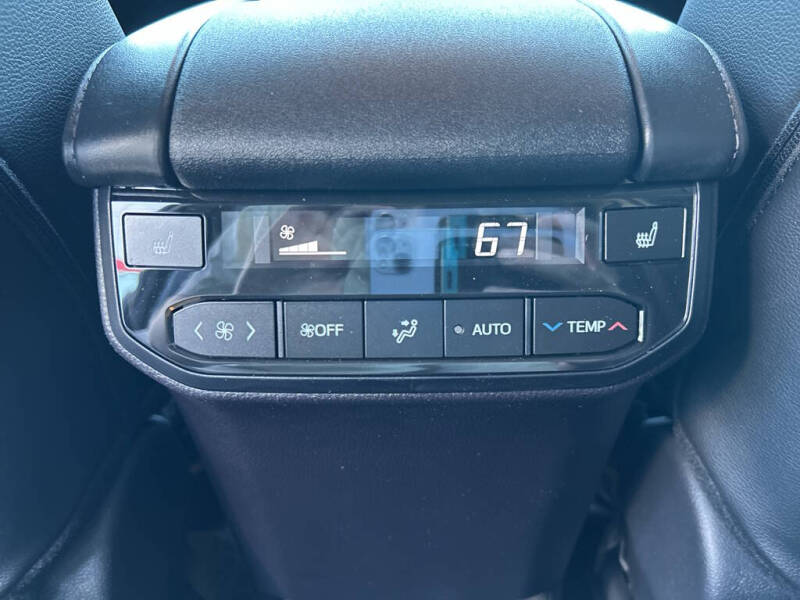 2025 Toyota Highlander Hybrid Platinum