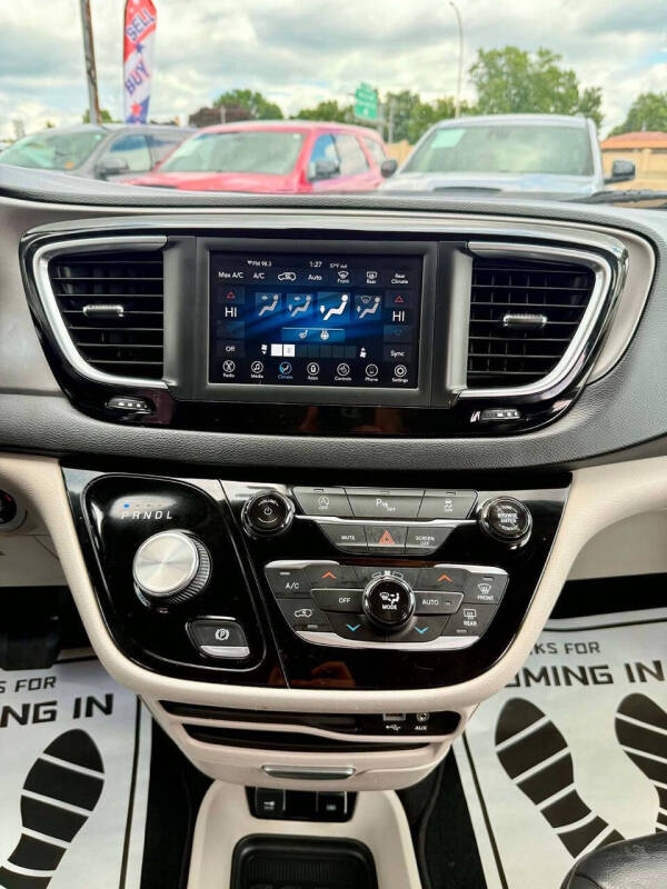 2020 Chrysler Pacifica Touring L