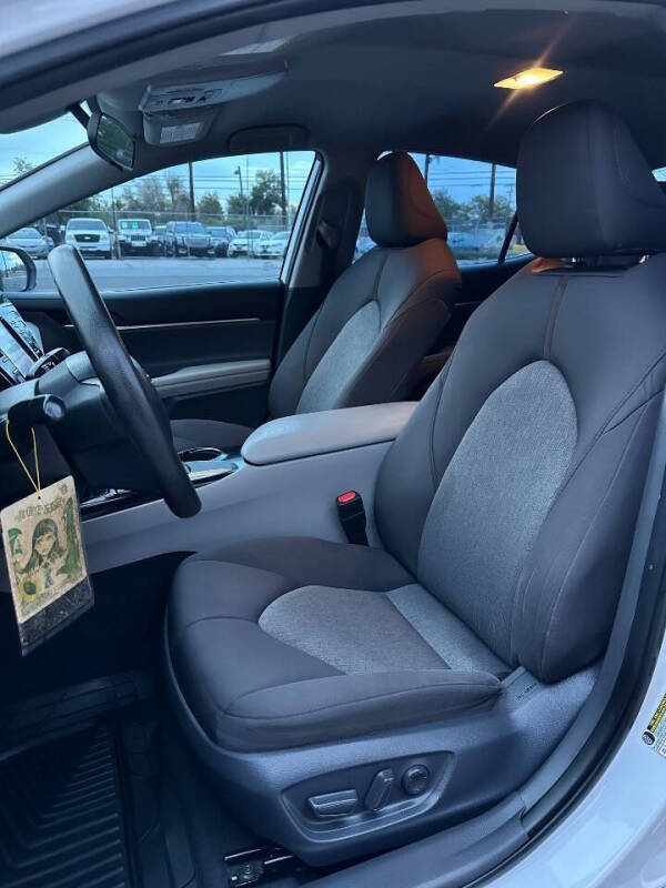 2019 Toyota Camry LE