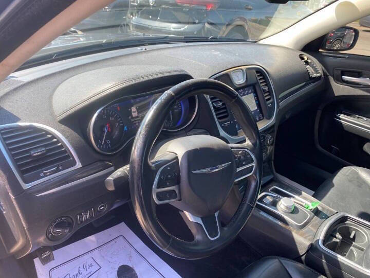 2017 Chrysler 300 Limited
