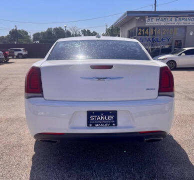 2018 Chrysler 300 Touring