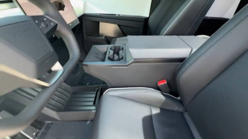 2024 Tesla Cybertruck