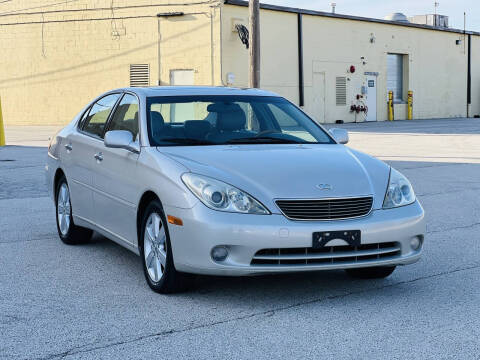 2005 Lexus ES 330 for sale at Signature Motor Group in Glenview IL