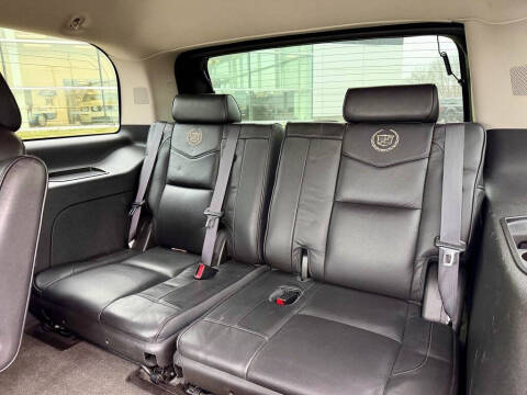 2013 Cadillac Escalade Platinum Edition