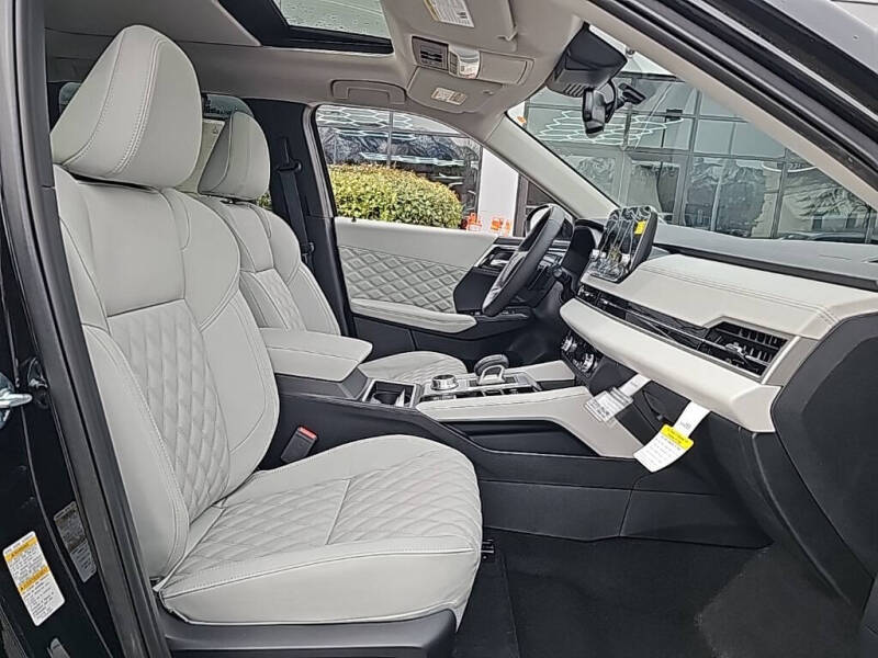 2025 Mitsubishi Outlander PHEV SEL