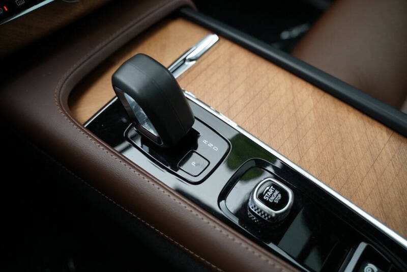 2023 Volvo XC90 B6 Plus Bright Theme 7P