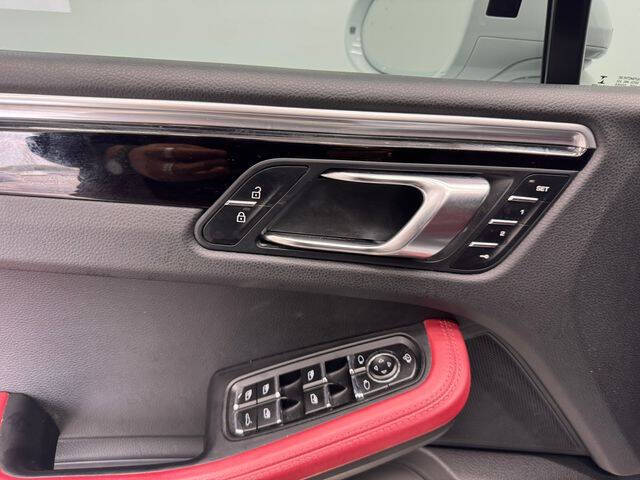 2022 Porsche Macan S