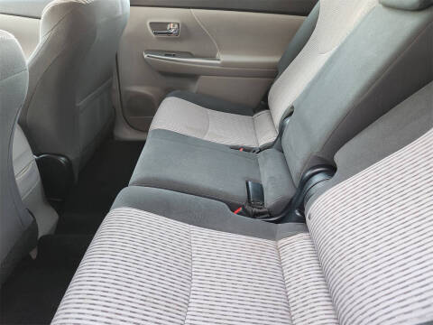 2016 Toyota Prius v Two