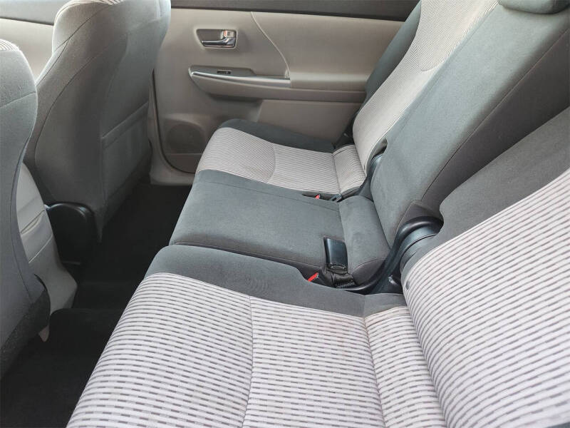 2016 Toyota Prius v Two