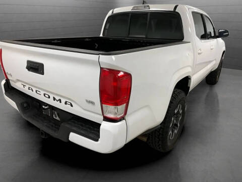 2017 Toyota Tacoma SR V6