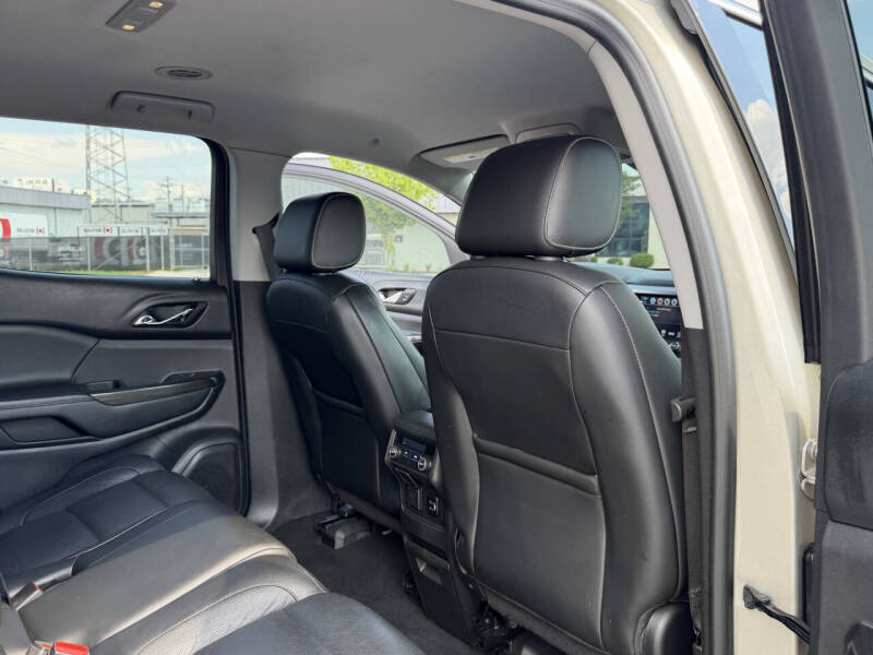 2017 GMC Acadia SLT-1
