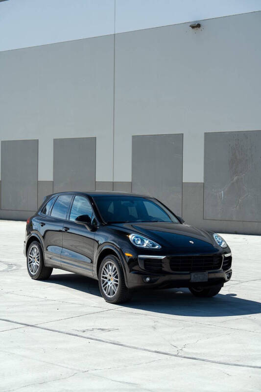 2017 Porsche Cayenne Platinum Edition