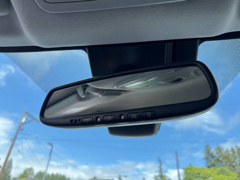 2020 Toyota Prius XLE AWD-e