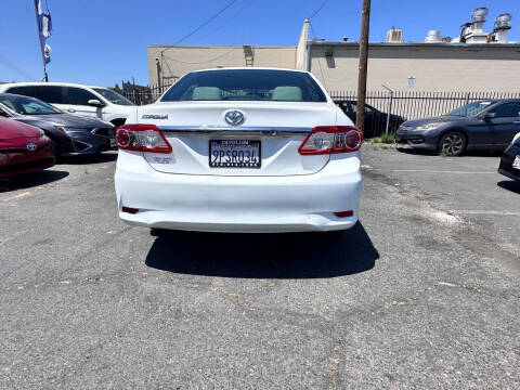 2012 Toyota Corolla LE