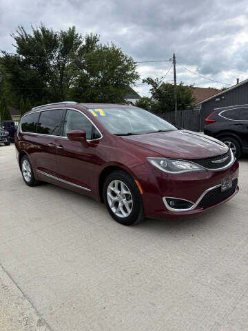 2017 Chrysler Pacifica Touring-L Plus