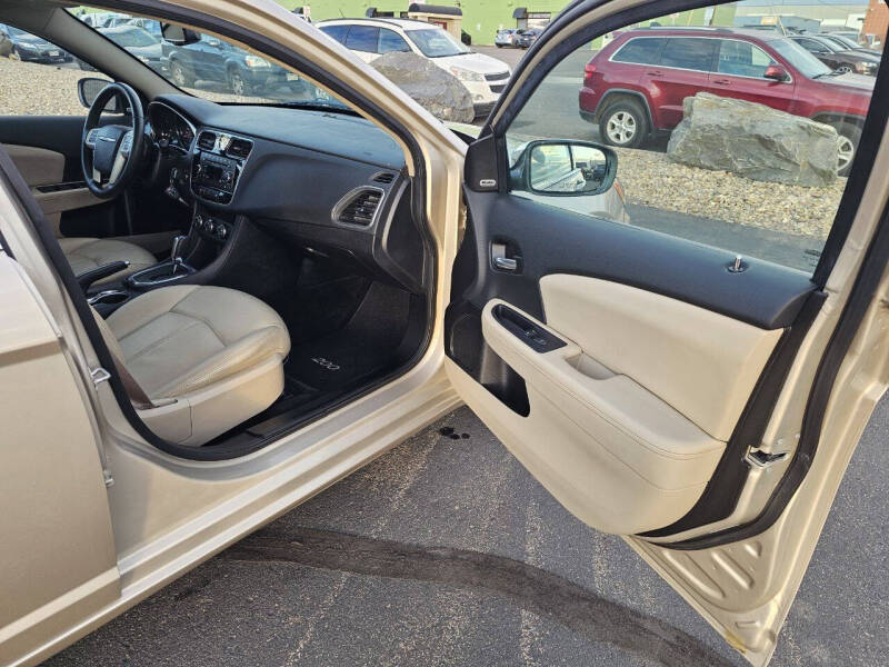 2014 Chrysler 200 Limited