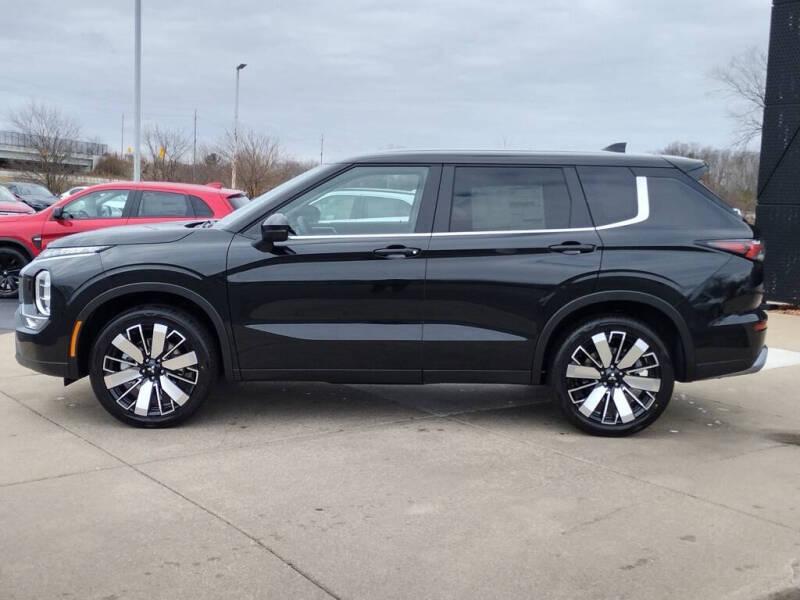 2025 Mitsubishi Outlander SE