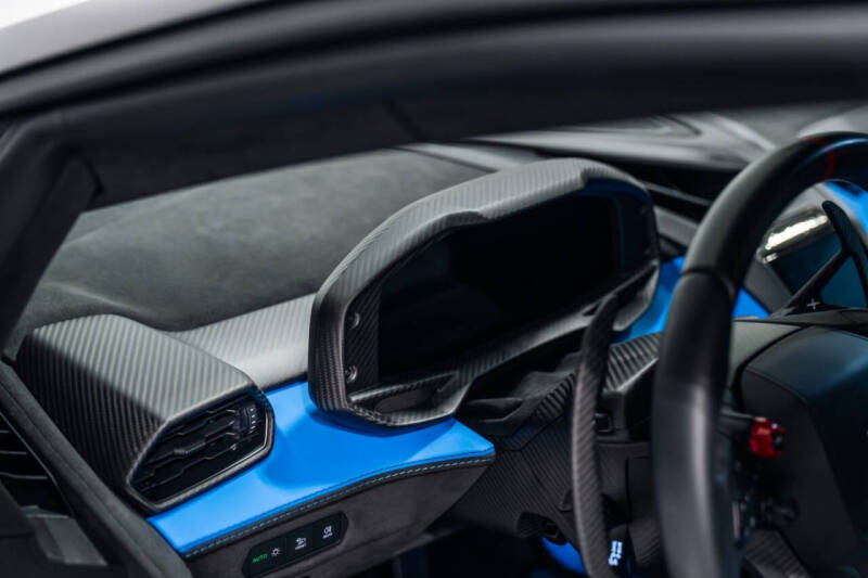 2025 Lamborghini Revuelto