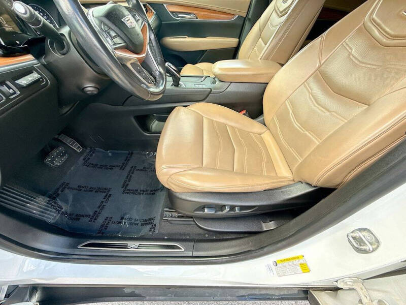 2019 Cadillac XT5 Platinum