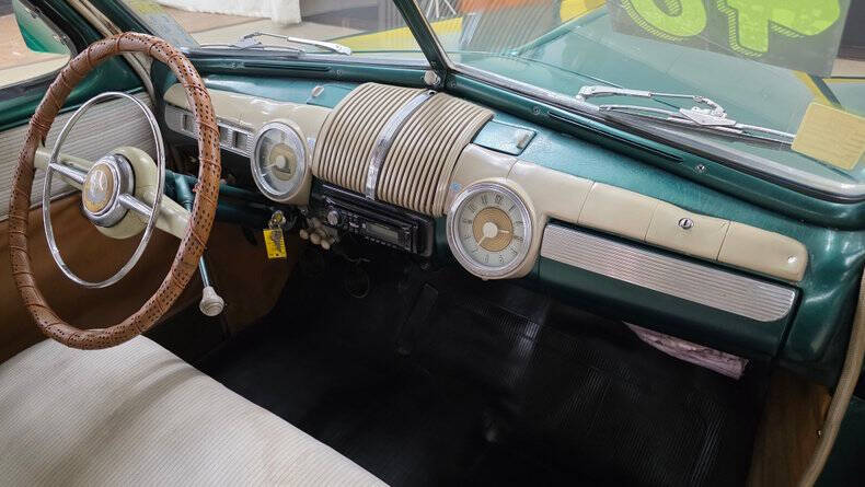 1948 Ford Super Deluxe