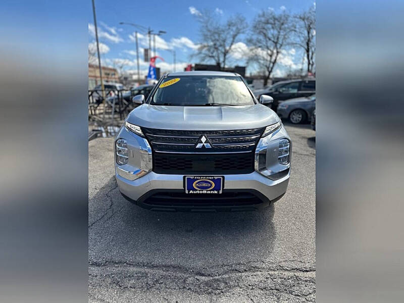 2022 Mitsubishi Outlander ES