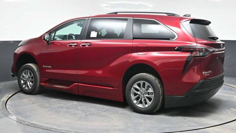 2025 Toyota Sienna
