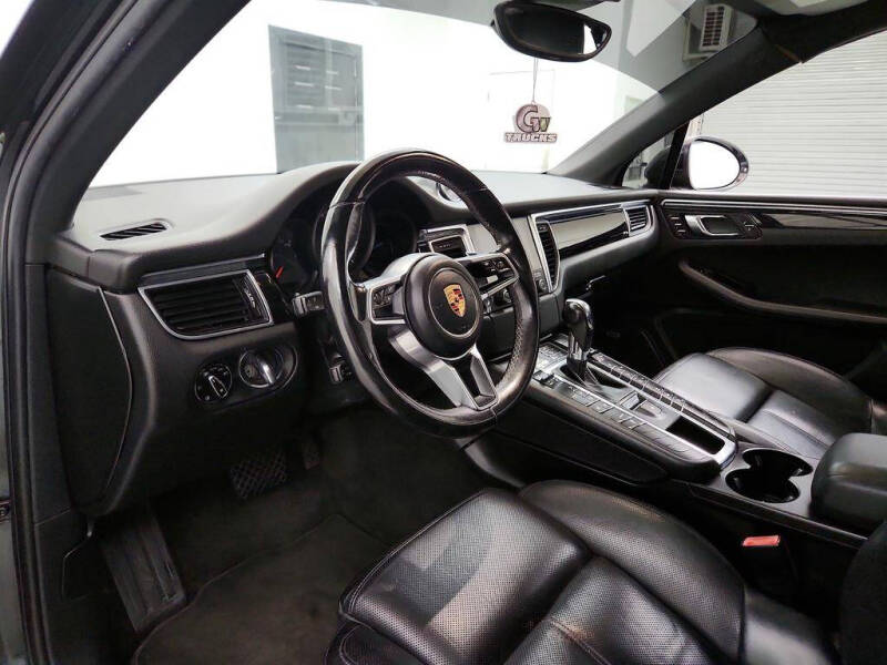2017 Porsche Macan