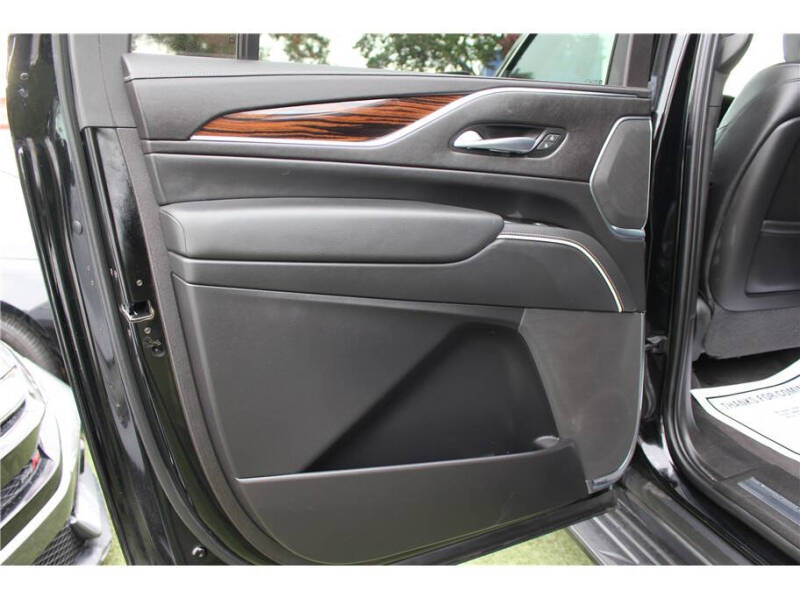 2023 Cadillac Escalade ESV Luxury