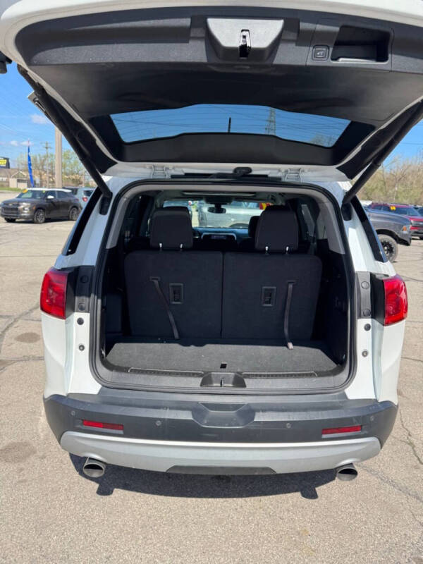 2017 GMC Acadia SLE-2