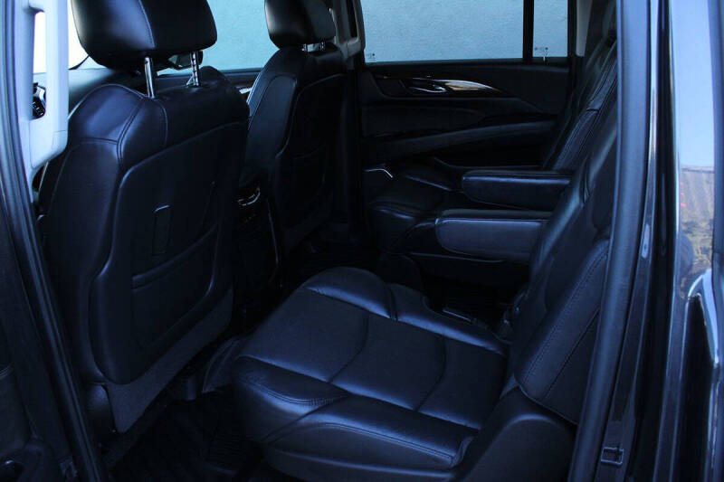 2018 Cadillac Escalade ESV Premium Luxury