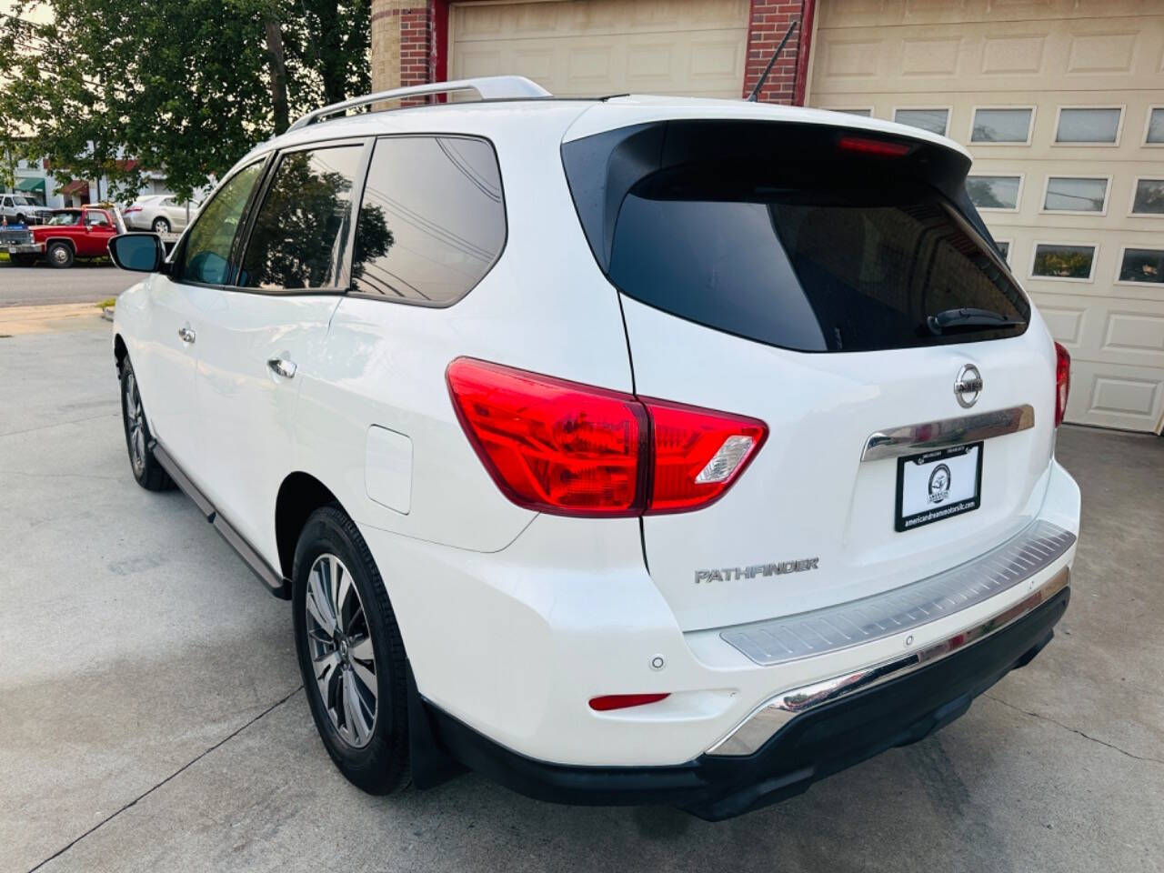 2017 Nissan Pathfinder for sale at American Dream Motors in Winchester, VA