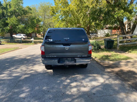 2017 Nissan Titan SV