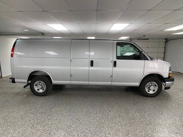 2025 Chevrolet Express 3500