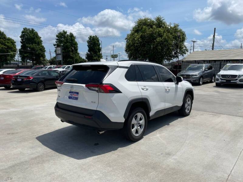 2021 Toyota RAV4 XLE