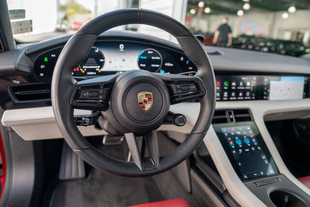 2022 Porsche Taycan 18