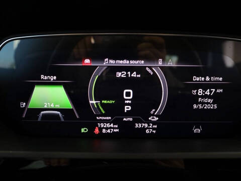 2023 Audi e-tron quattro Premium Plus