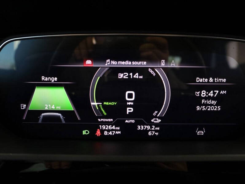 2023 Audi e-tron quattro Premium Plus