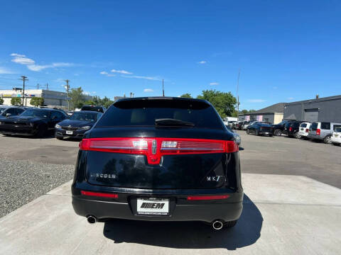 2018 Lincoln MKT Premiere