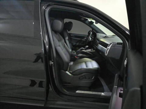 2022 Porsche Cayenne Platinum Edition