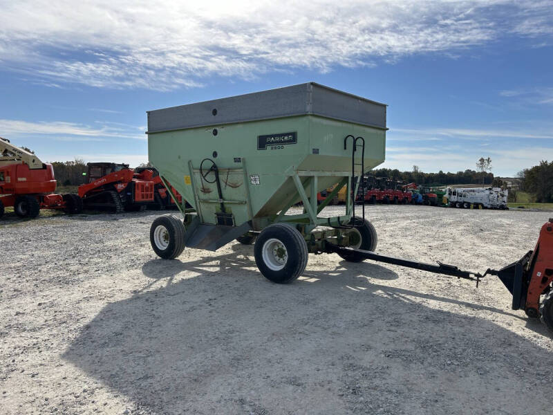 2026 Parker 2600 Gravity Wagon