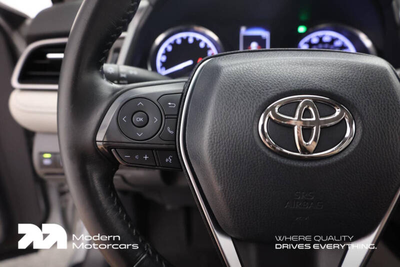 2020 Toyota Camry SE