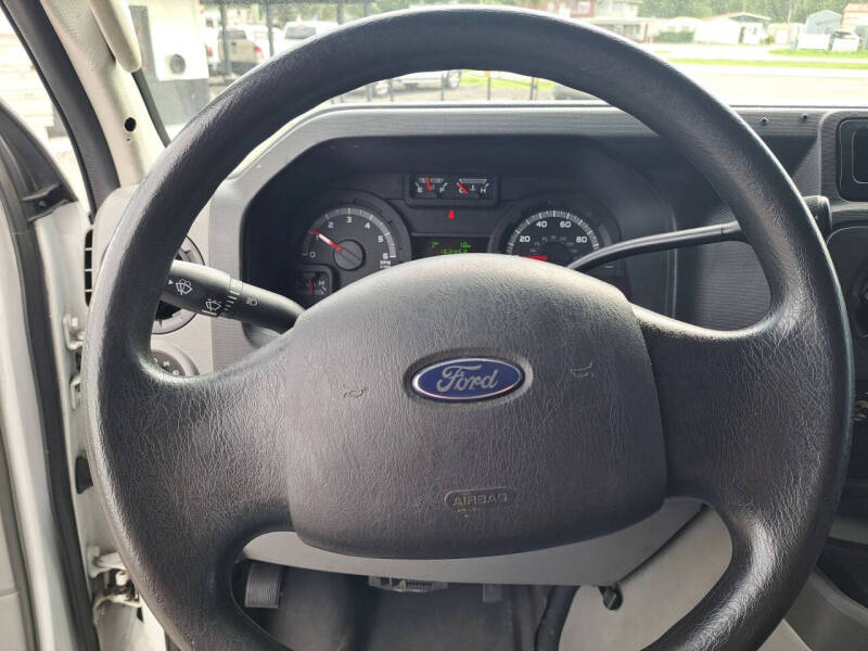 2013 Ford E-Series E-350 SD