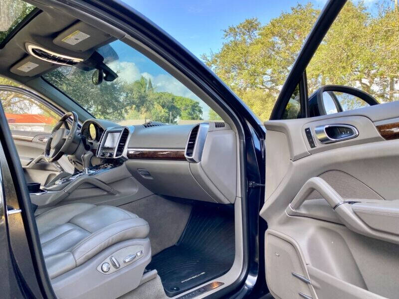 2013 Porsche Cayenne  - $27,995