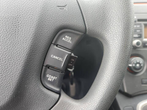 2009 Kia Rondo LX