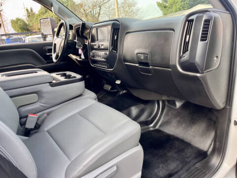 2022 Chevrolet Silverado 5500HD